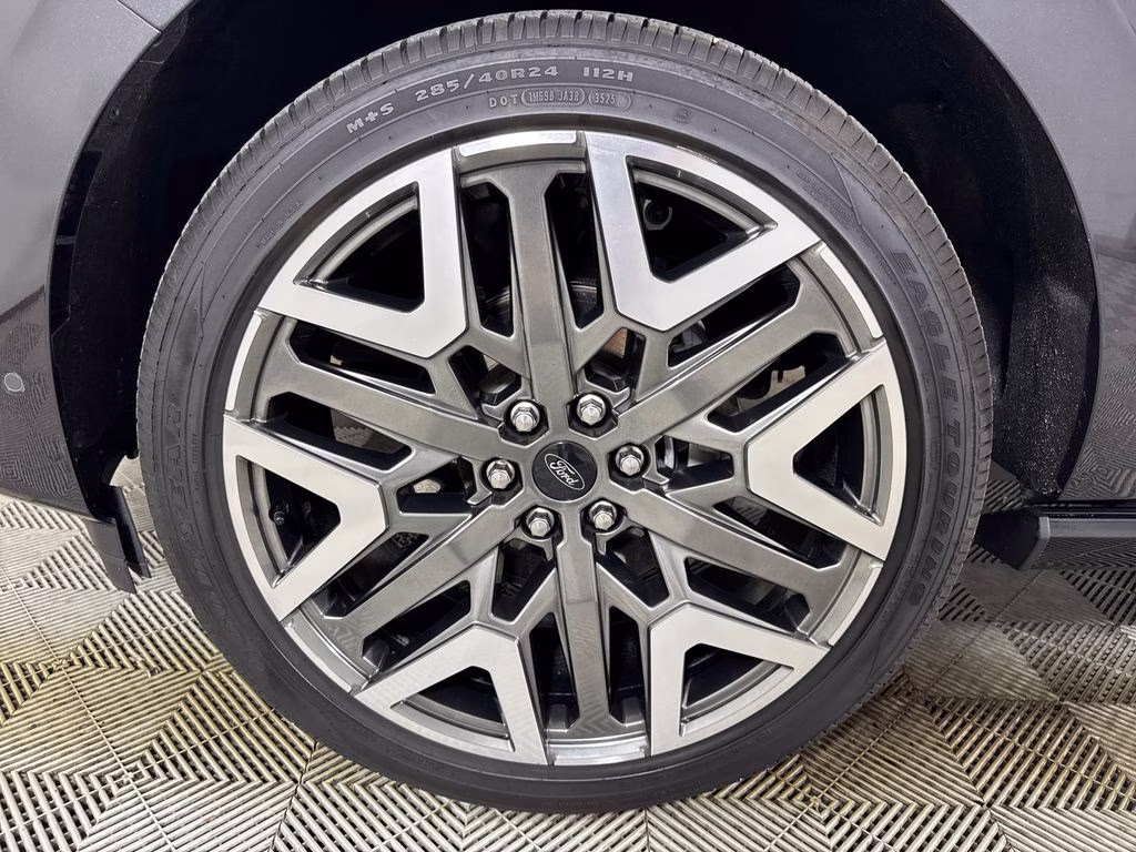 2025 Dark Matter Gray Metallic Ford Expedition Platinum 4X4 SUV