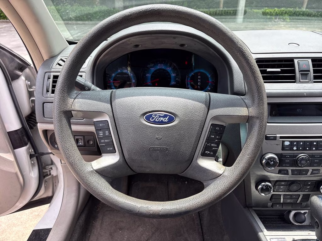 2010 White Suede Ford Fusion SE FWD Sedan