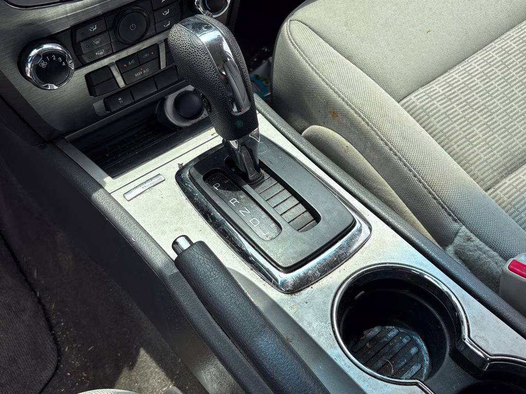 2010 White Suede Ford Fusion SE FWD Sedan
