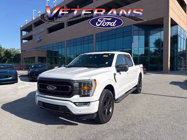 2021 Oxford White Ford F-150 XLT Crew Cab Pickup 4X4 Truck