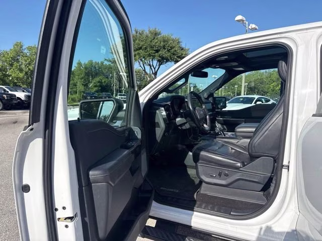 2021 Oxford White Ford F-150 XLT Crew Cab Pickup 4X4 Truck