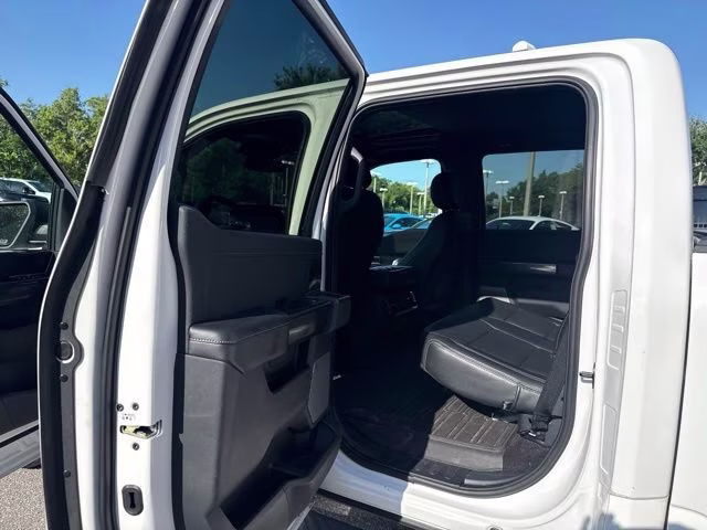 2021 Oxford White Ford F-150 XLT Crew Cab Pickup 4X4 Truck