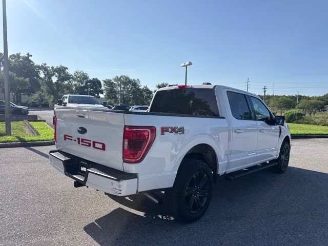 2021 Oxford White Ford F-150 XLT Crew Cab Pickup 4X4 Truck