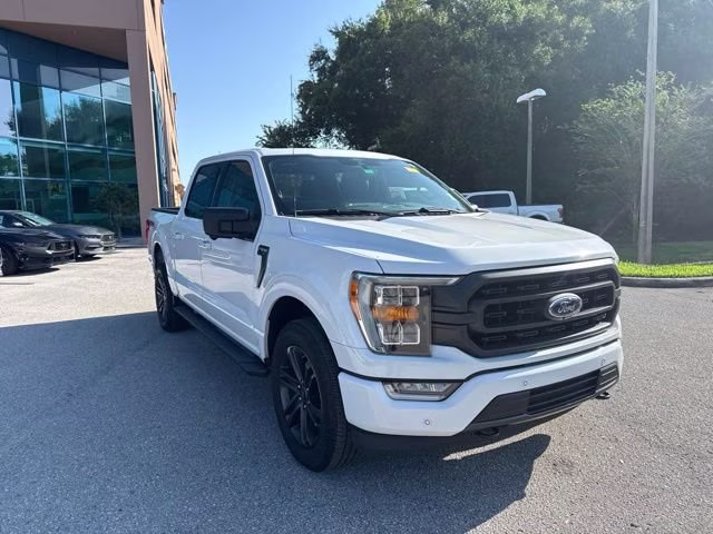 2021 Oxford White Ford F-150 XLT Crew Cab Pickup 4X4 Truck