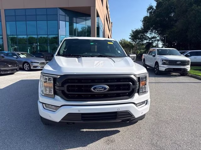 2021 Oxford White Ford F-150 XLT Crew Cab Pickup 4X4 Truck