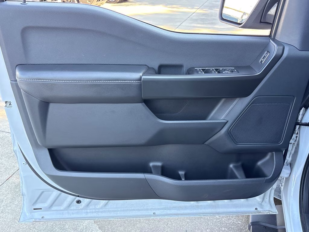 2025 White Metallic Ford F-150 STX 4X4 Truck