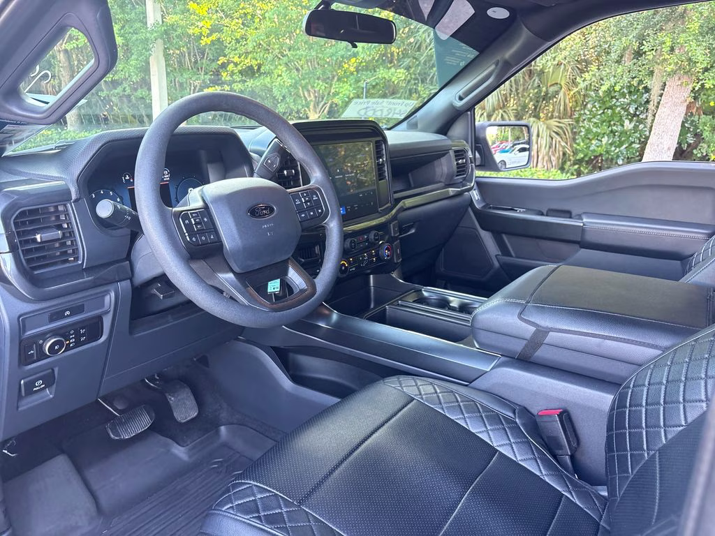 2025 White Metallic Ford F-150 STX 4X4 Truck