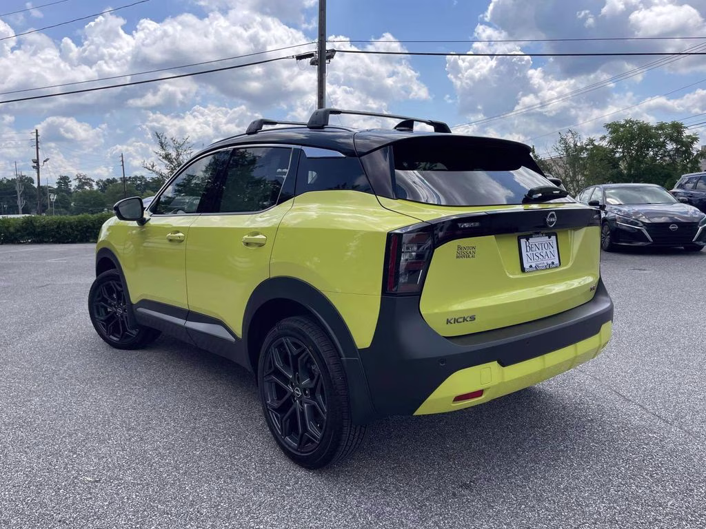 2026 Yuzu Yellow/Super Black Nissan Kicks SR FWD SUV