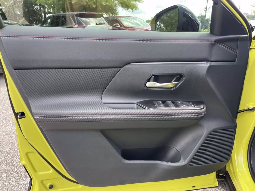 2026 Yuzu Yellow/Super Black Nissan Kicks SR FWD SUV