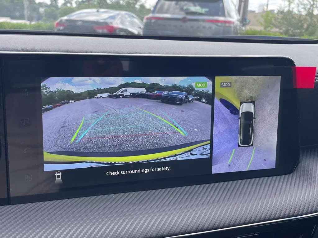 2026 Yuzu Yellow/Super Black Nissan Kicks SR FWD SUV