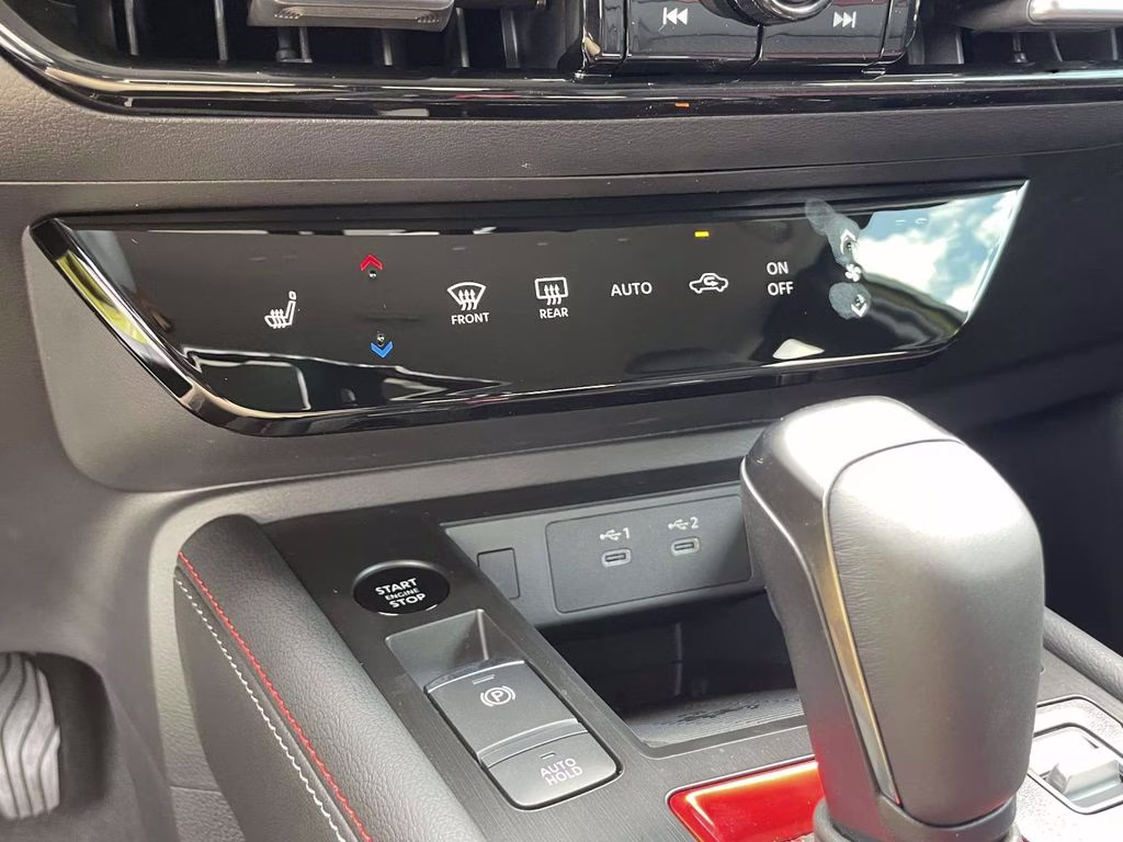 2026 Yuzu Yellow/Super Black Nissan Kicks SR FWD SUV