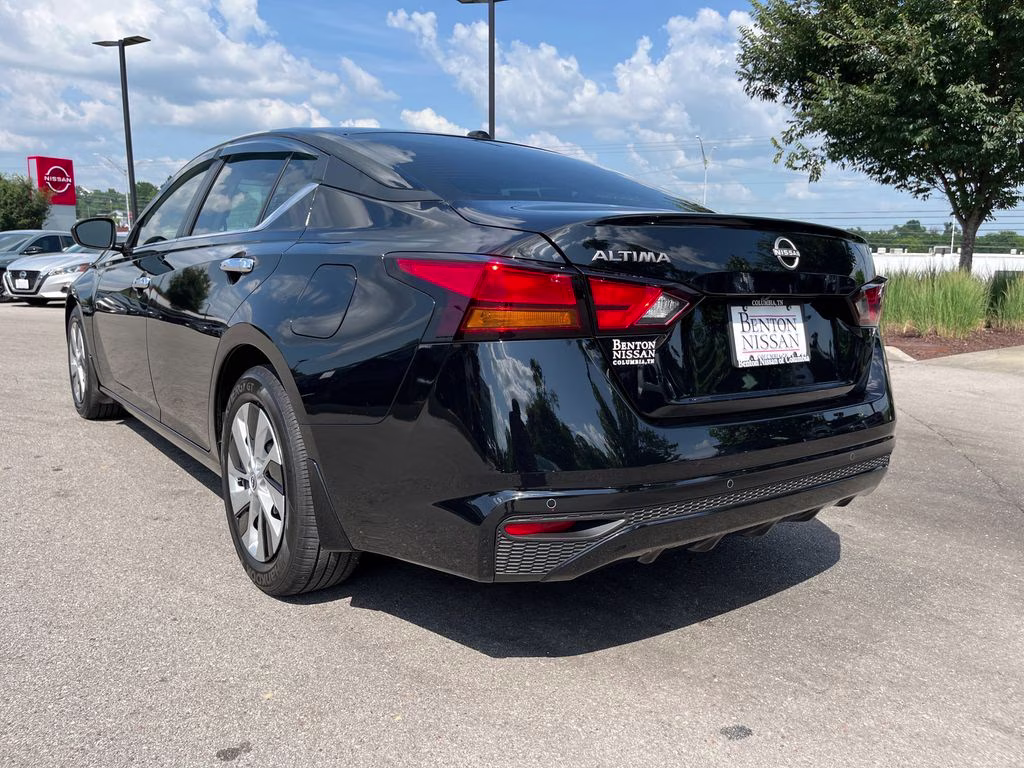2025 Super Black Clearcoat Nissan Altima 2.5 S FWD Sedan