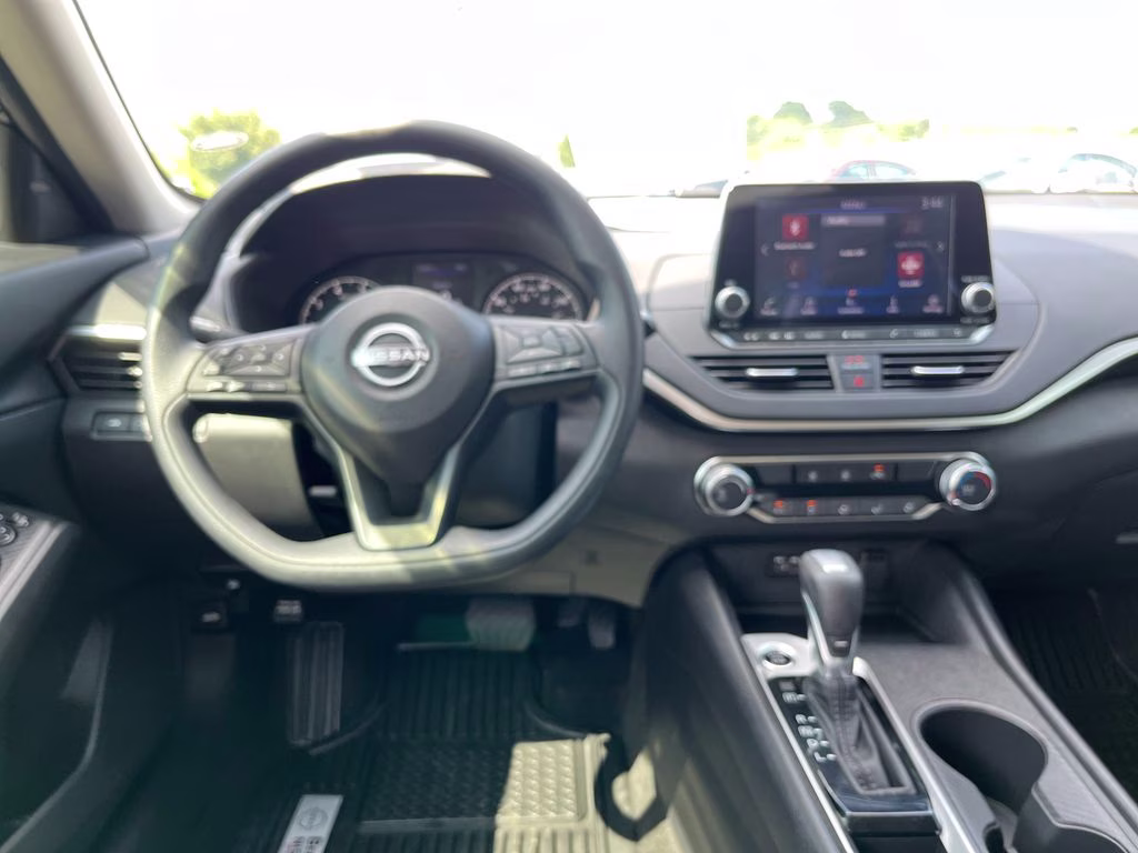 2025 Super Black Clearcoat Nissan Altima 2.5 S FWD Sedan