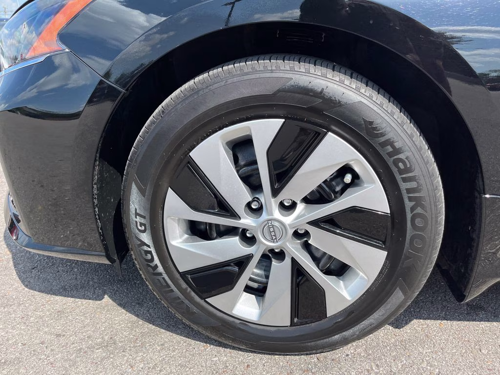 2025 Super Black Clearcoat Nissan Altima 2.5 S FWD Sedan