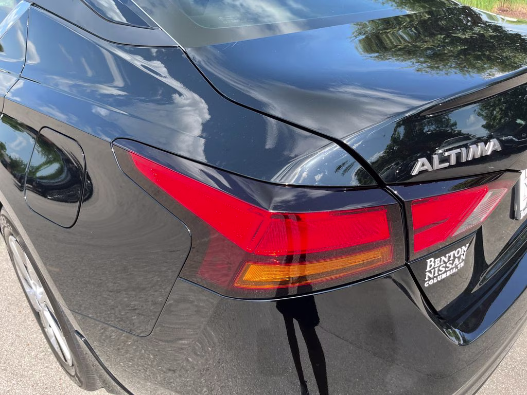 2025 Super Black Clearcoat Nissan Altima 2.5 S FWD Sedan