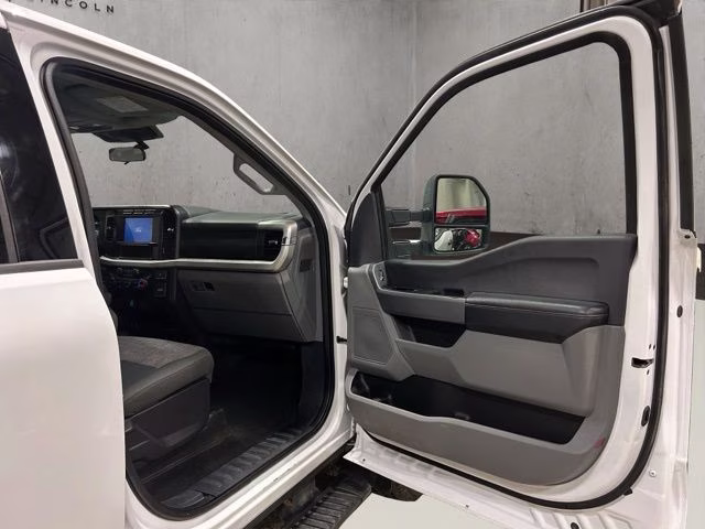 2024 Oxford White Ford Super Duty F-250 SRW XLT 4X4 Truck