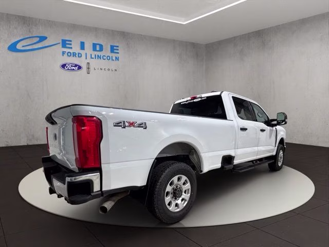 2024 Oxford White Ford Super Duty F-250 SRW XLT 4X4 Truck