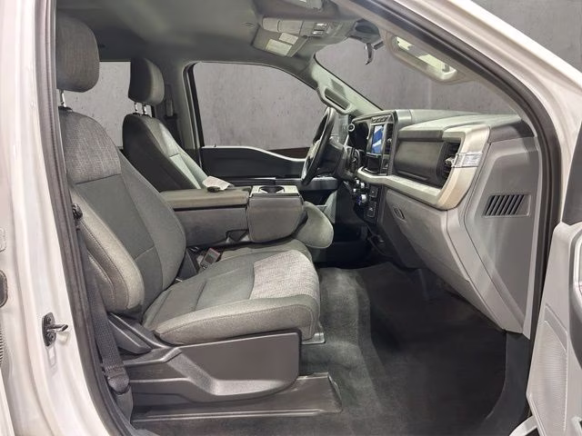 2024 Oxford White Ford Super Duty F-250 SRW XLT 4X4 Truck
