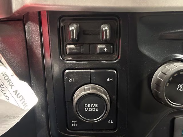 2024 Oxford White Ford Super Duty F-250 SRW XLT 4X4 Truck