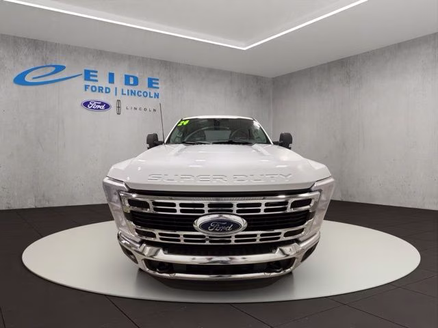 2024 Oxford White Ford Super Duty F-250 SRW XLT 4X4 Truck