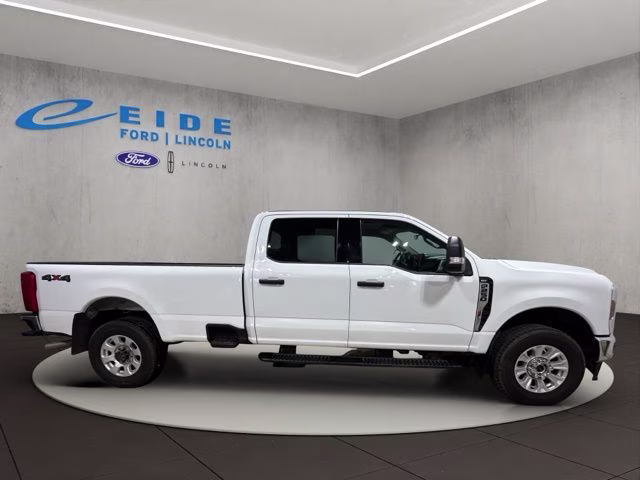 2024 Oxford White Ford Super Duty F-250 SRW XLT 4X4 Truck