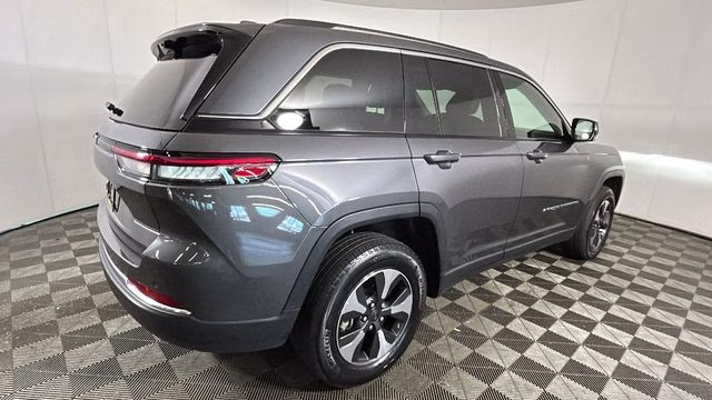 2024 Baltic Gray Metallic Clearcoat Jeep Grand Cherokee 4xe 4X4 SUV