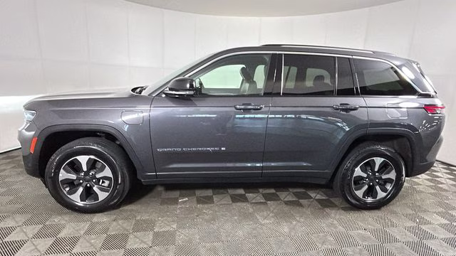 2024 Baltic Gray Metallic Clearcoat Jeep Grand Cherokee 4xe 4X4 SUV