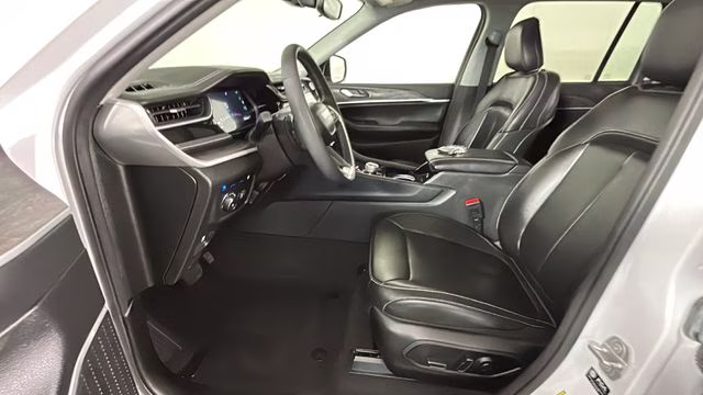 2023 Bright White Clearcoat Jeep Grand Cherokee 4xe 4X4 SUV