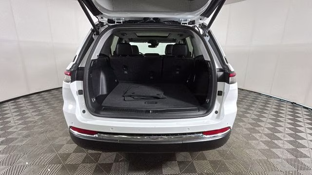 2023 Bright White Clearcoat Jeep Grand Cherokee 4xe 4X4 SUV