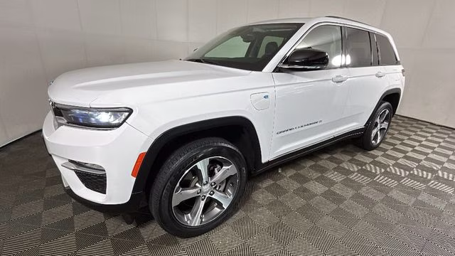 2023 Bright White Clearcoat Jeep Grand Cherokee 4xe 4X4 SUV