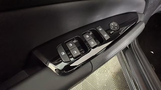 2025 Ebony Black Kia Sportage EX FWD SUV
