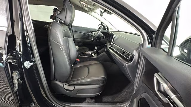 2025 Ebony Black Kia Sportage EX FWD SUV