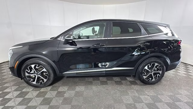 2025 Ebony Black Kia Sportage EX FWD SUV