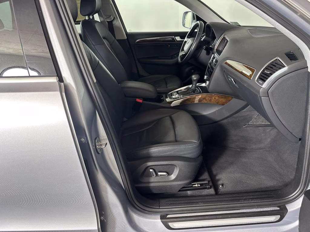 2015 Florett Silver Metallic Audi Q5 2.0T Premium Plus AWD SUV
