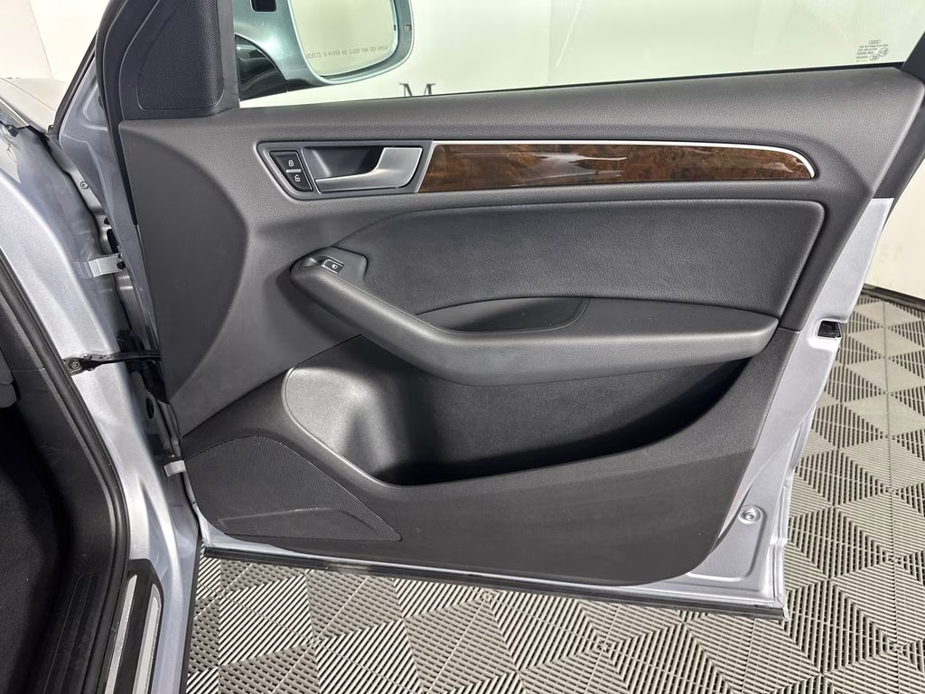 2015 Florett Silver Metallic Audi Q5 2.0T Premium Plus AWD SUV