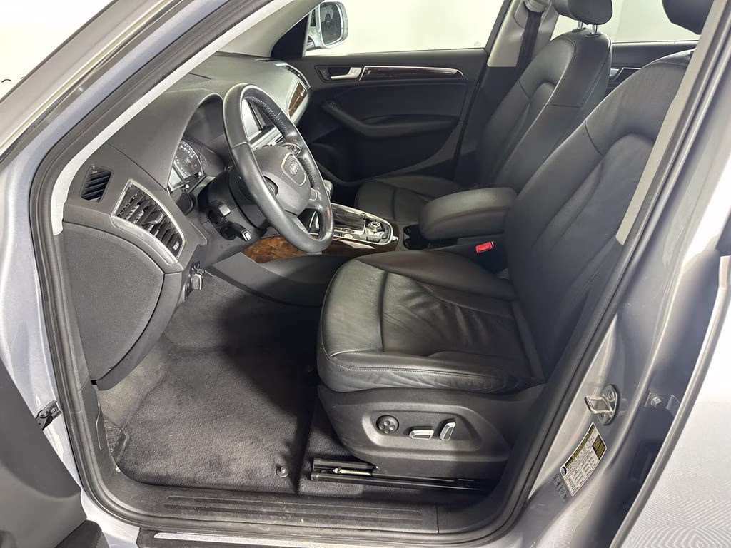 2015 Florett Silver Metallic Audi Q5 2.0T Premium Plus AWD SUV