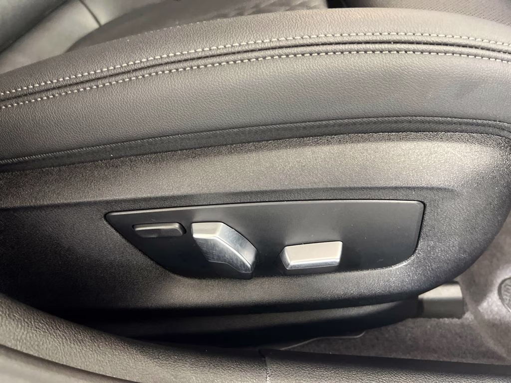 2023 Phytonic Blue Metallic BMW 5 Series 540i RWD Sedan