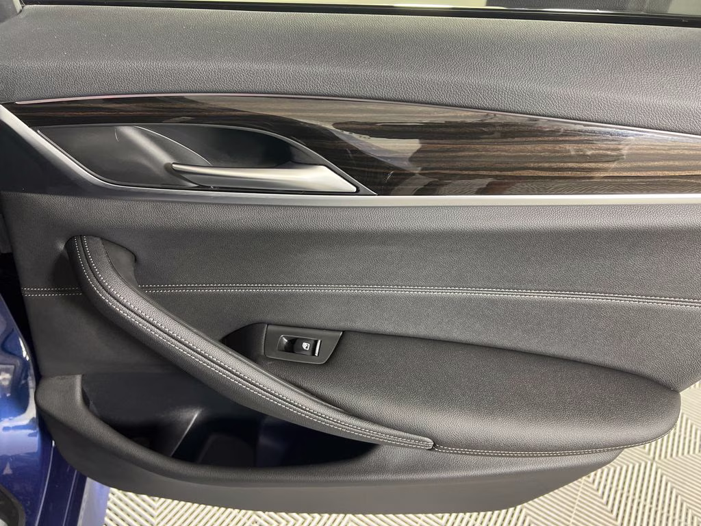 2023 Phytonic Blue Metallic BMW 5 Series 540i RWD Sedan