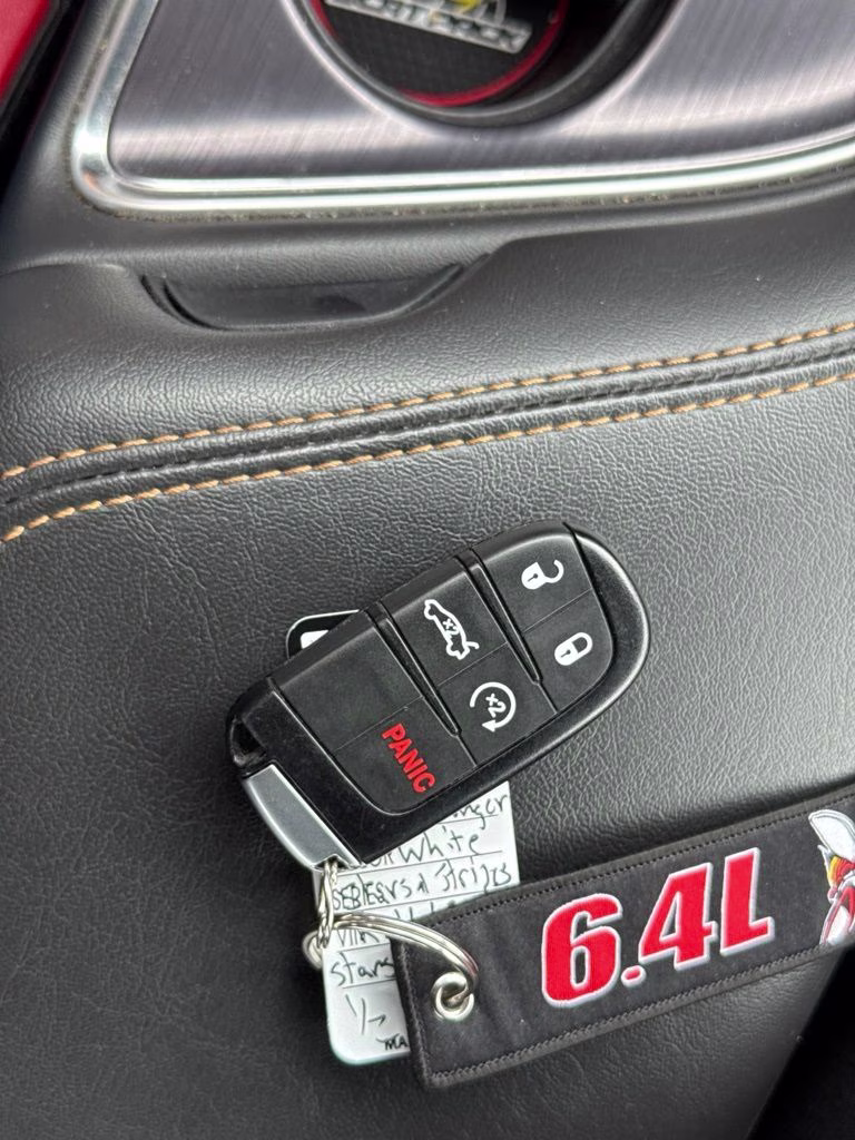 2019 White Knuckle Clearcoat Dodge Challenger R/T Scat Pack RWD Coupe