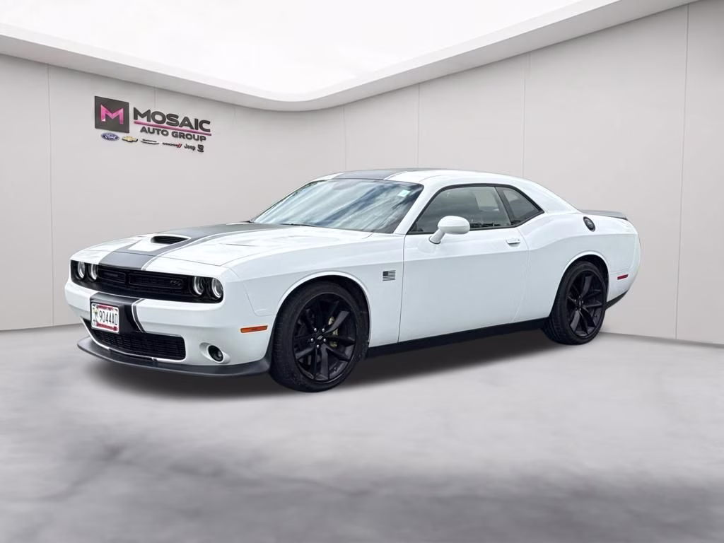 2019 White Knuckle Clearcoat Dodge Challenger R/T Scat Pack RWD Coupe
