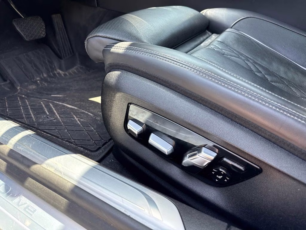 2019 Glacier Silver Metallic BMW 7 Series 740e xDrive iPerformance AWD Sedan