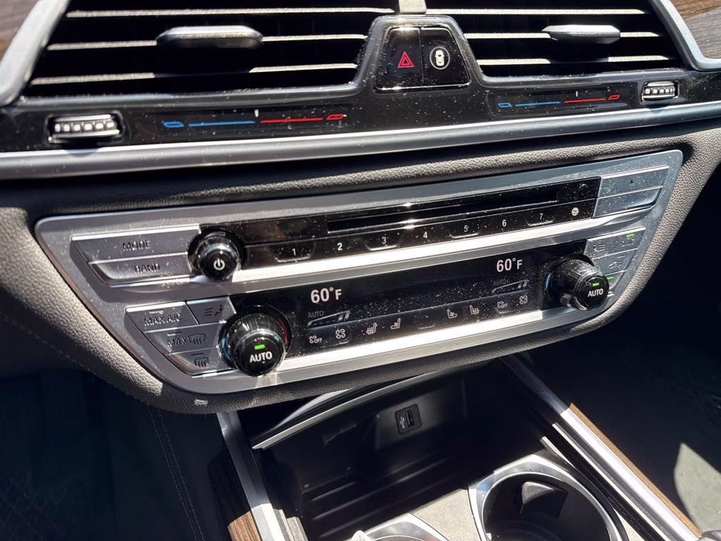 2019 Glacier Silver Metallic BMW 7 Series 740e xDrive iPerformance AWD Sedan