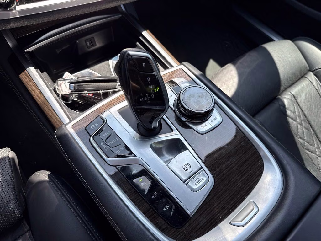 2019 Glacier Silver Metallic BMW 7 Series 740e xDrive iPerformance AWD Sedan