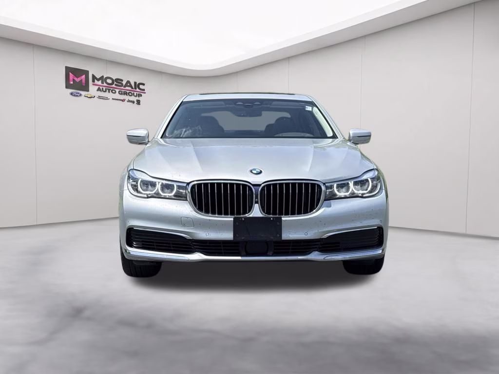 2019 Glacier Silver Metallic BMW 7 Series 740e xDrive iPerformance AWD Sedan