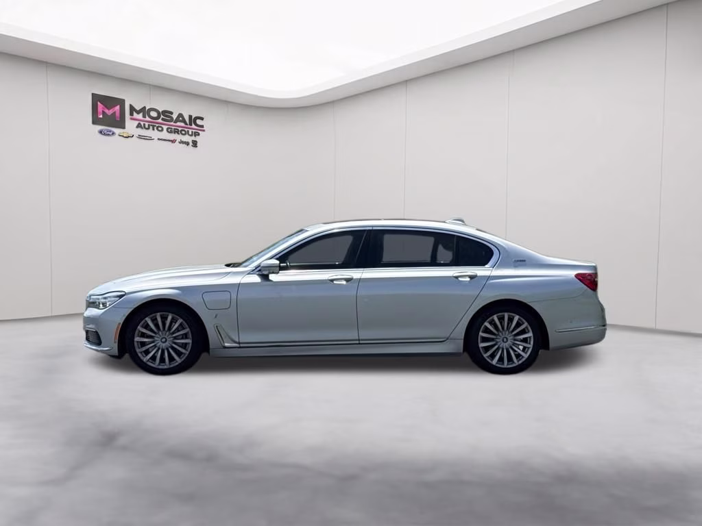 2019 Glacier Silver Metallic BMW 7 Series 740e xDrive iPerformance AWD Sedan