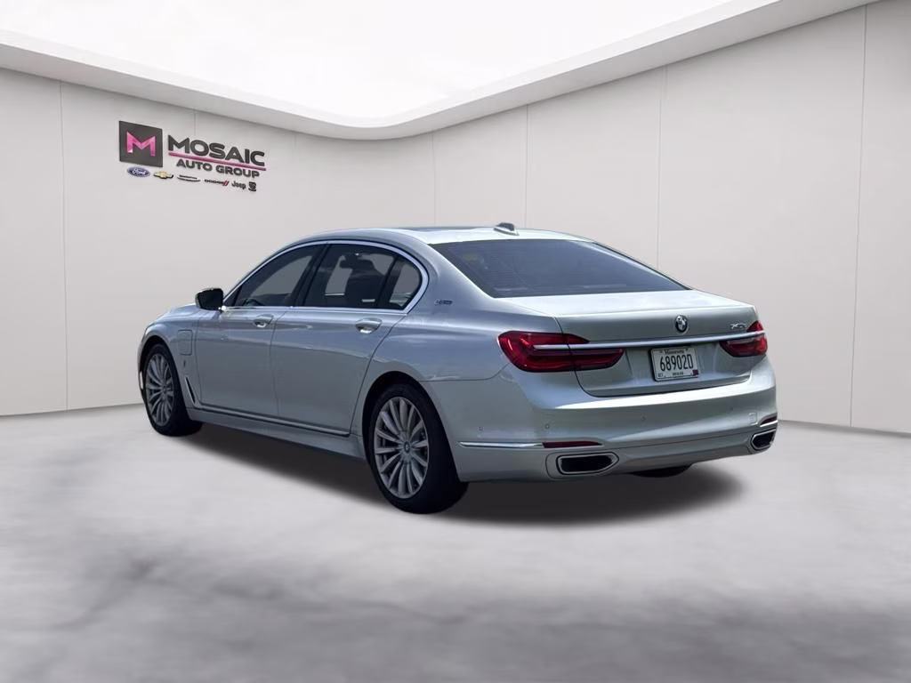 2019 Glacier Silver Metallic BMW 7 Series 740e xDrive iPerformance AWD Sedan