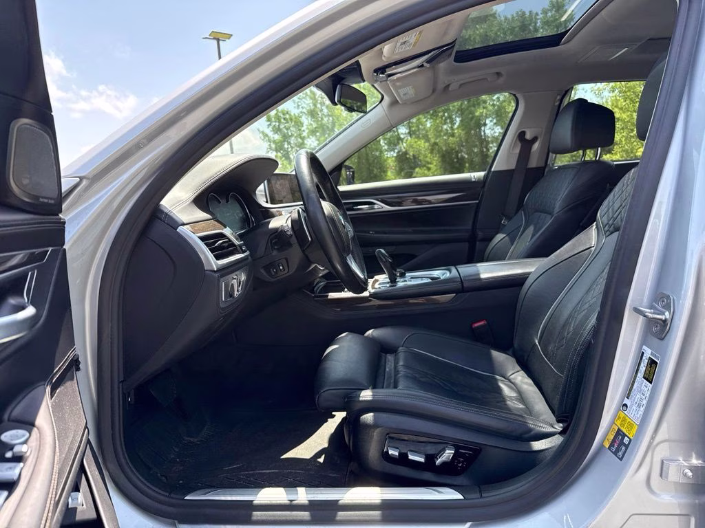 2019 Glacier Silver Metallic BMW 7 Series 740e xDrive iPerformance AWD Sedan