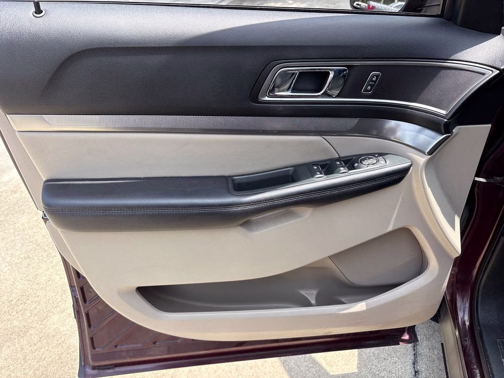2018 Burgundy Ford Explorer XLT 4X4 SUV