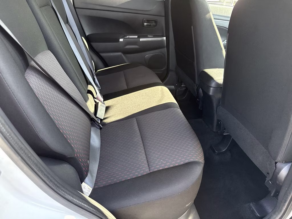 2019 White Mitsubishi Outlander Sport 2.0 ES FWD SUV