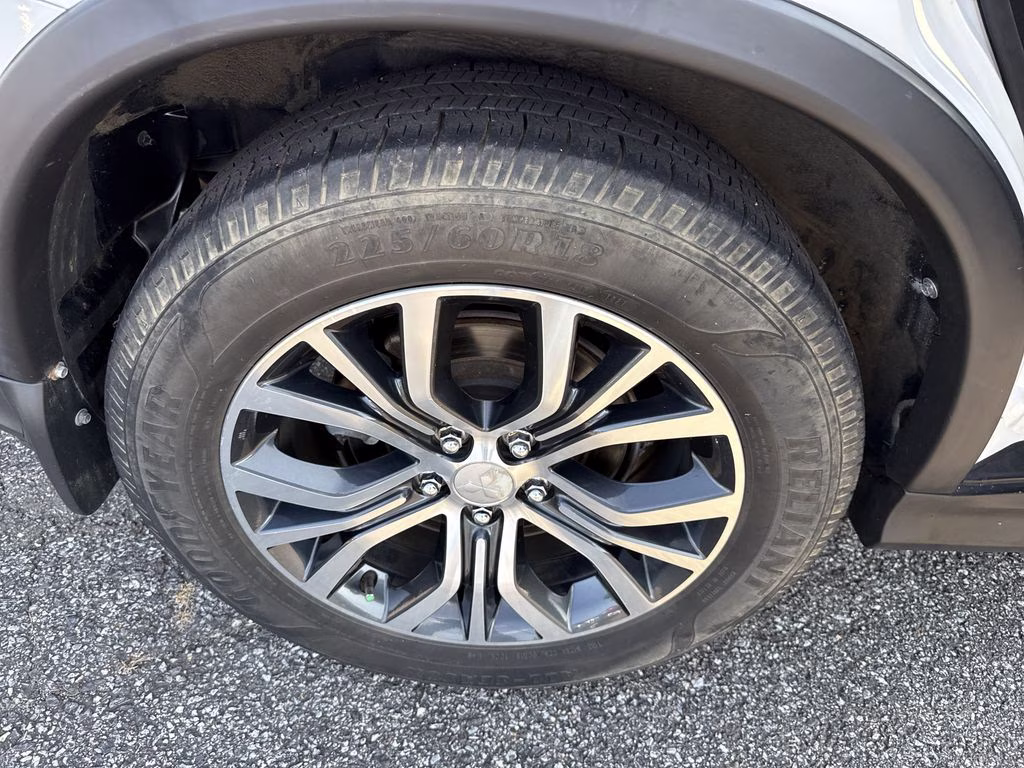 2019 White Mitsubishi Outlander Sport 2.0 ES FWD SUV